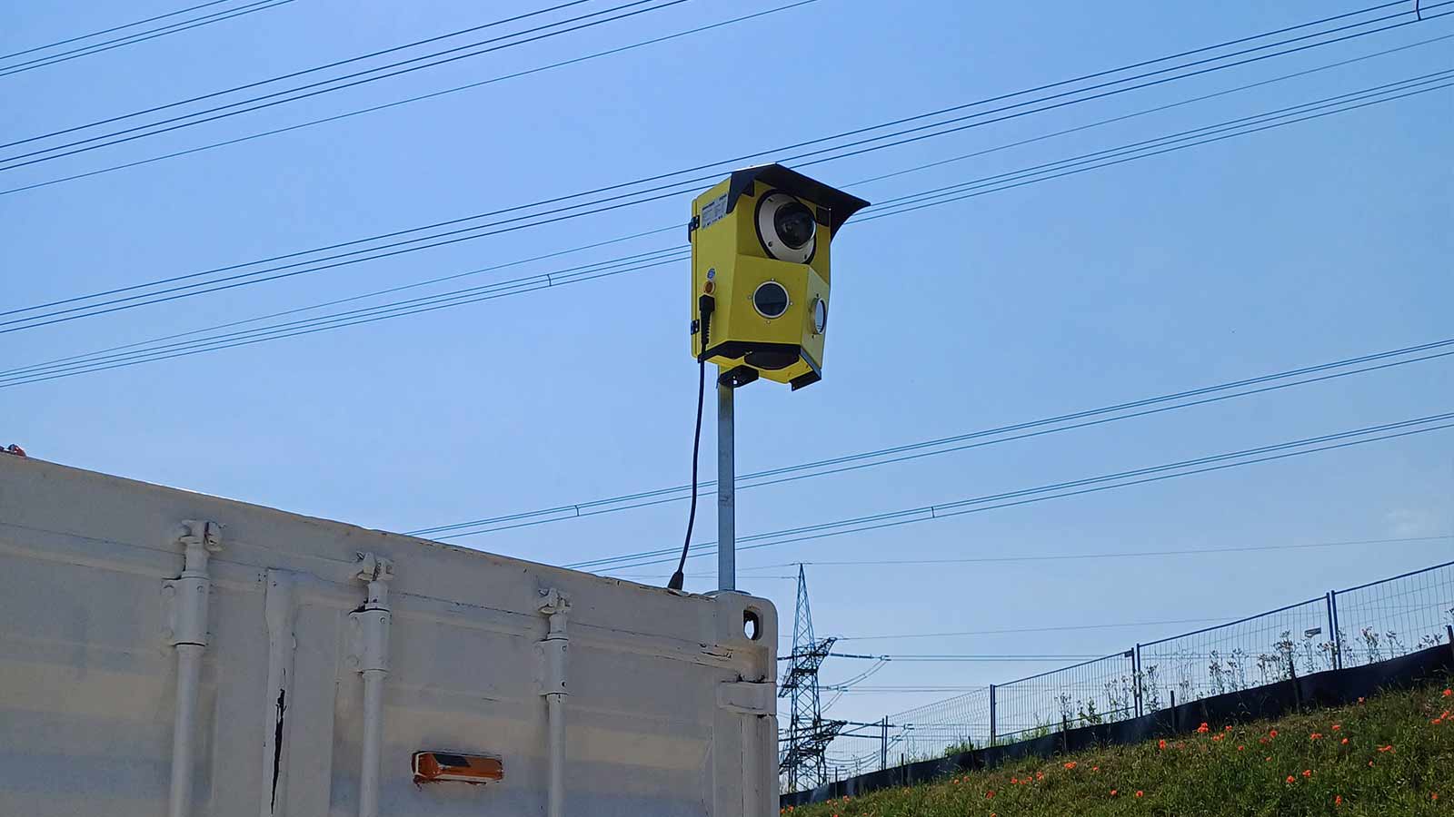 Container und VIDEO GUARD Compact