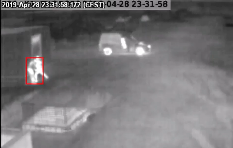 Einbruchsversuch bei Nacht