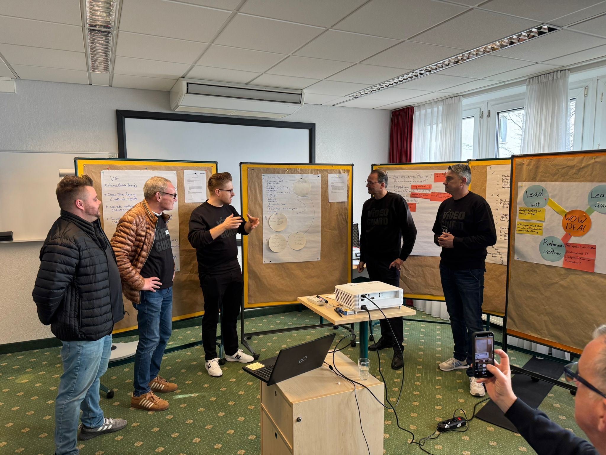 Video Guard Vertriebler schulen sich untereinander