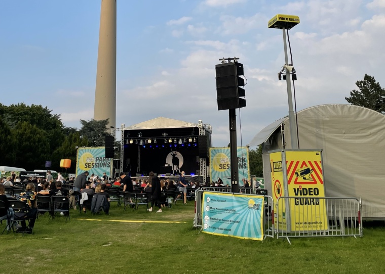 Video Guard Turm sichert ein Festival Zugang